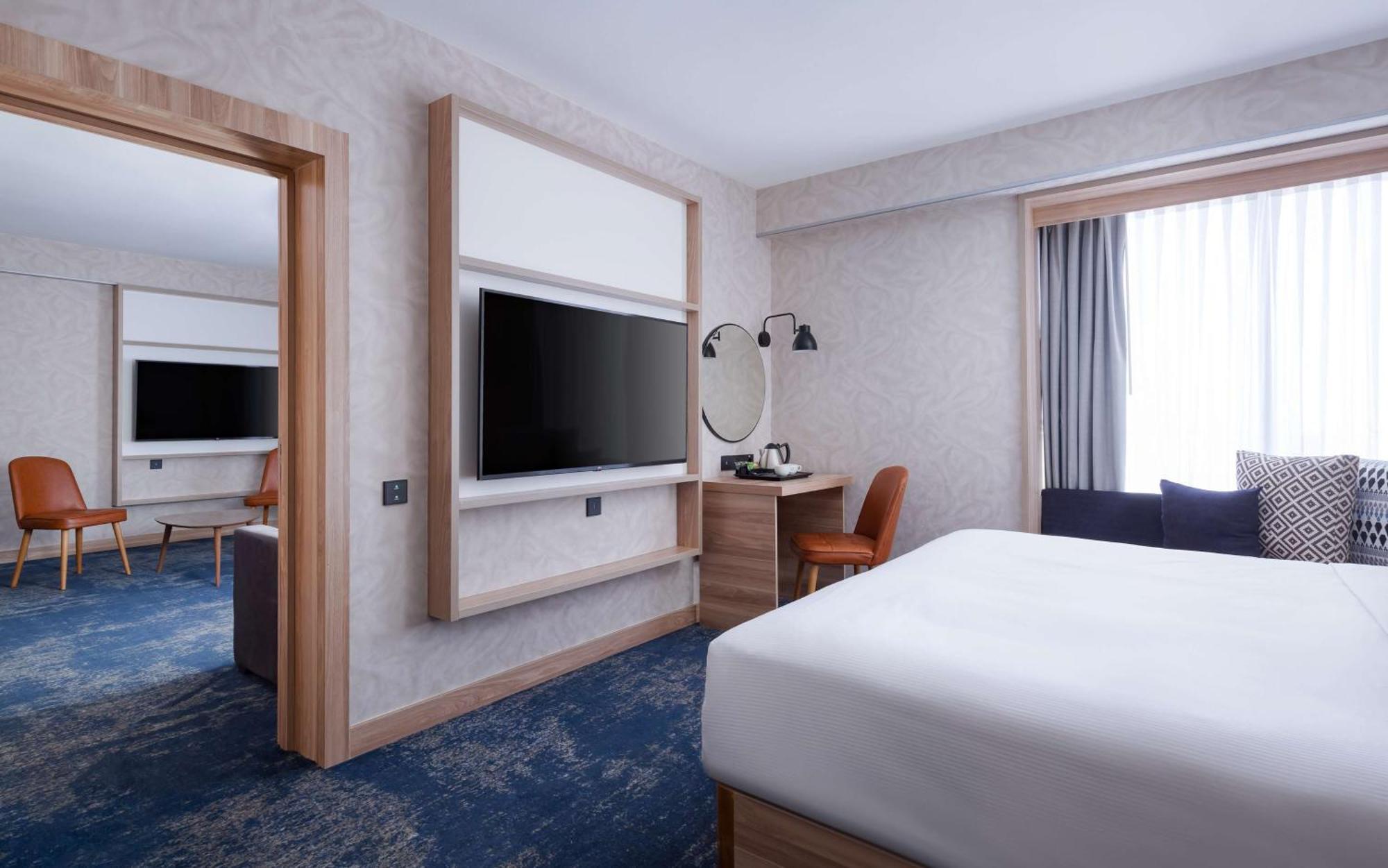 Hilton Garden Inn Самарканд Экстерьер фото