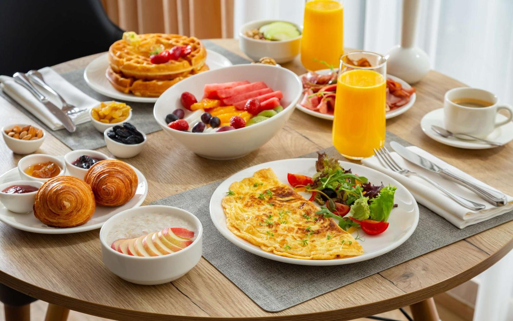 Hilton Garden Inn Самарканд Экстерьер фото